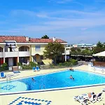 Apartmán Poolside Garden Retreat *