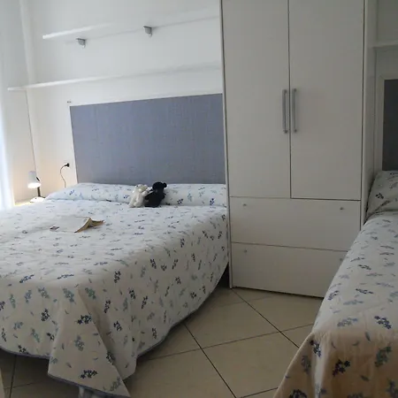 Apartamento Poolside Garden Retreat