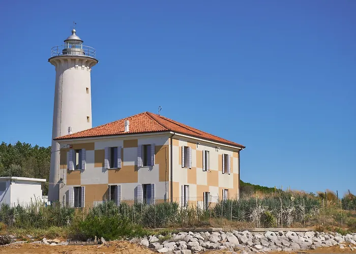 Poolside Garden Retreat Apartament