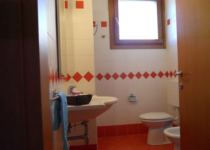 Poolside Garden Retreat