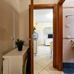 Poolside Garden Retreat Appartement