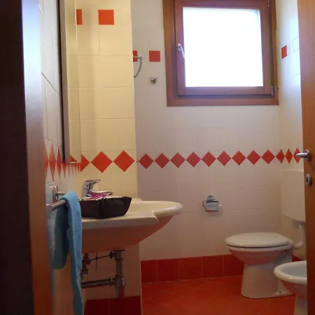 Poolside Garden Retreat Apartment