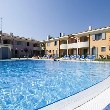 Apartment Poolside Garden Retreat Bibione