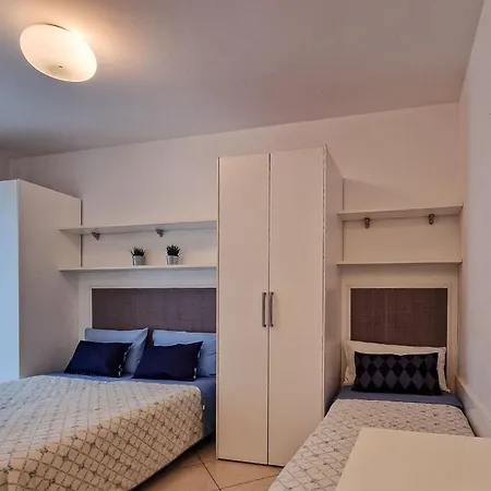 Διαμέρισμα Poolside Garden Retreat Μπιμπιόνε