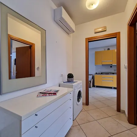 Poolside Garden Retreat * Μπιμπιόνε