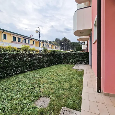 Poolside Garden Retreat Διαμέρισμα Μπιμπιόνε