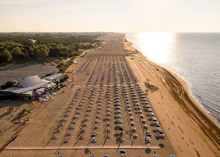 Lejlighed Poolside Garden Retreat Bibione
