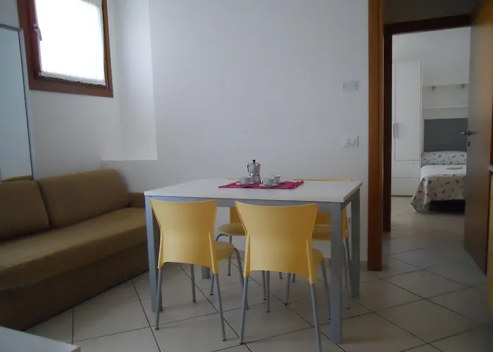 Lejlighed Poolside Garden Retreat Bibione