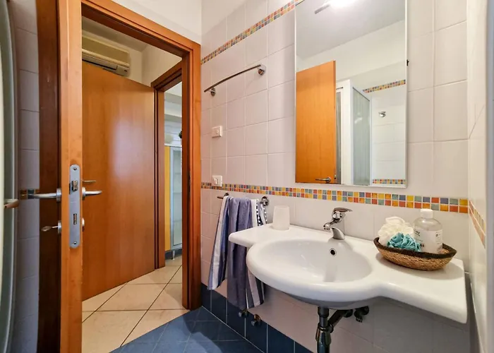 Lejlighed Poolside Garden Retreat